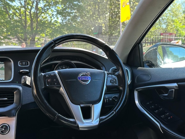 Used Volvo V40 2014 for sale - 76238743: Photo 61