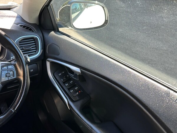Used Volvo V40 2014 for sale - 76238743: Photo 63