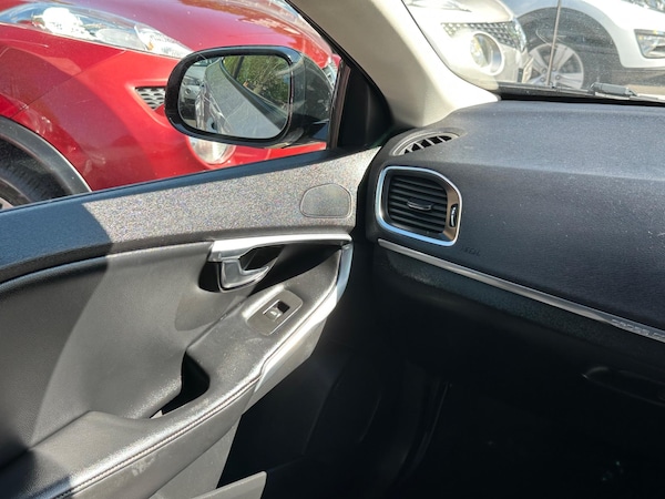 Used Volvo V40 2014 for sale - 76238743: Photo 64