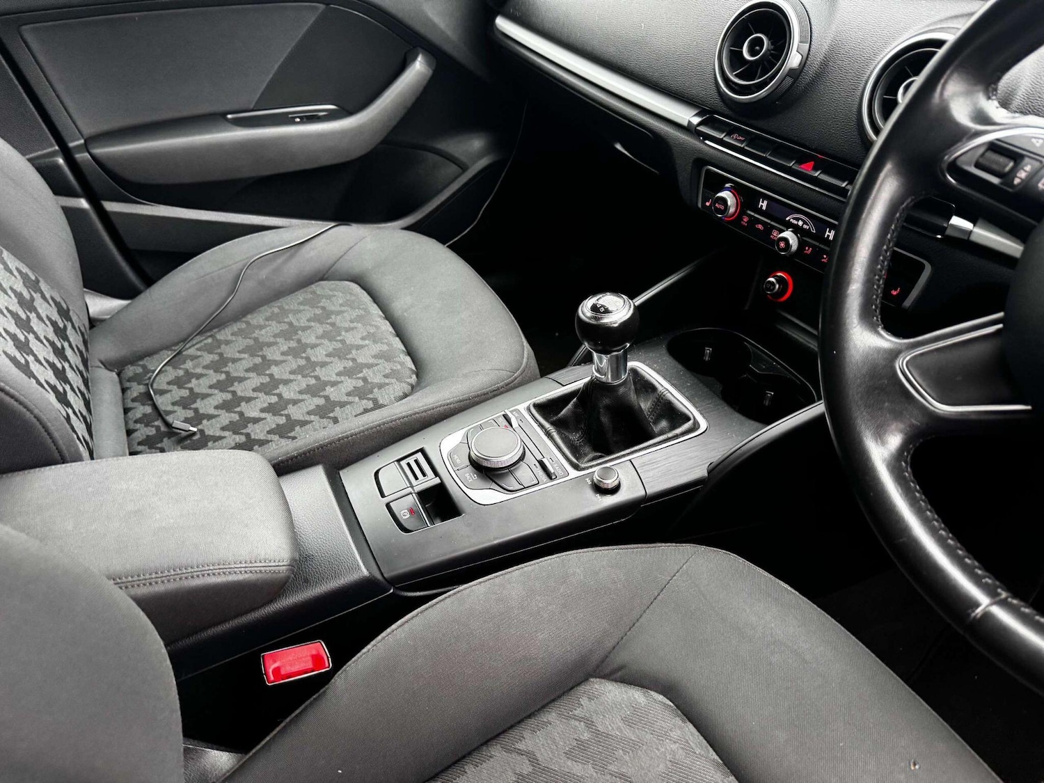 Used Audi A3 2013 for sale - 76976549: Photo 2