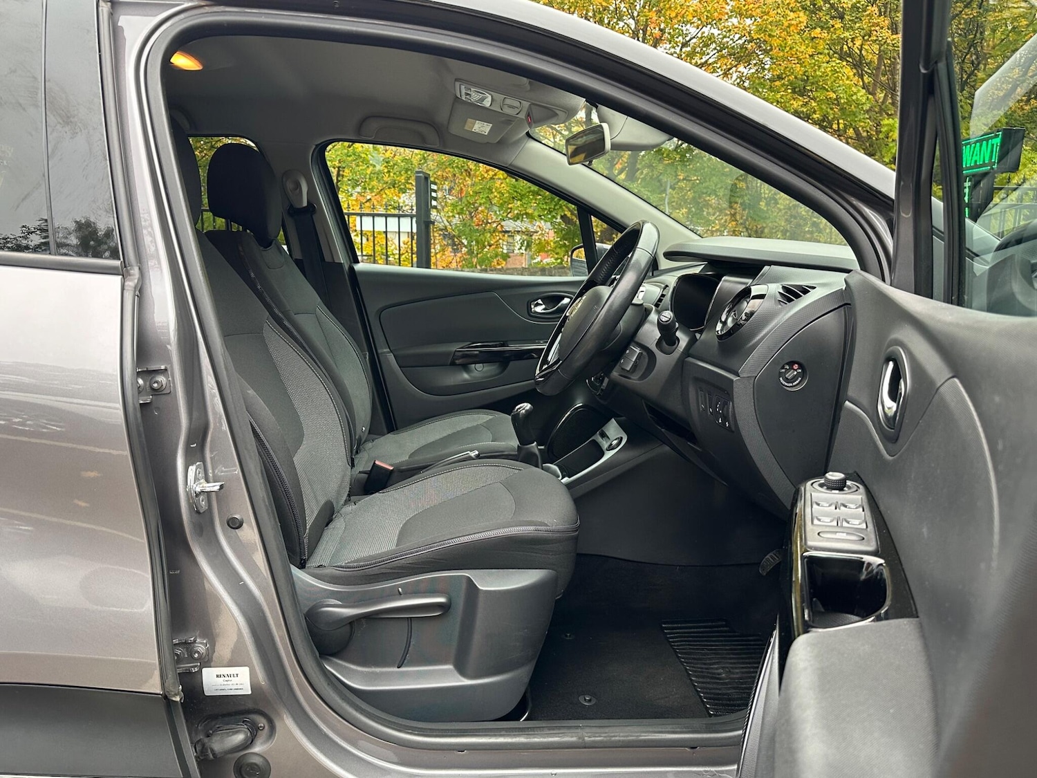 Used Renault Captur 2014 for sale - 76199785: Photo 65