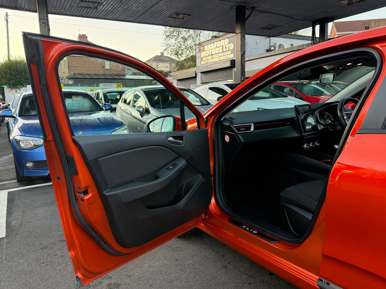 Used Renault Clio 2020 for sale - 76990542: Photo 16