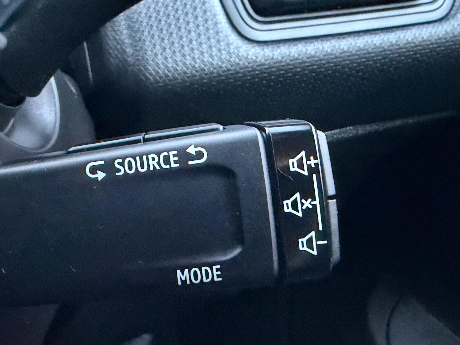 Used Renault Clio 2020 for sale - 76990542: Photo 37