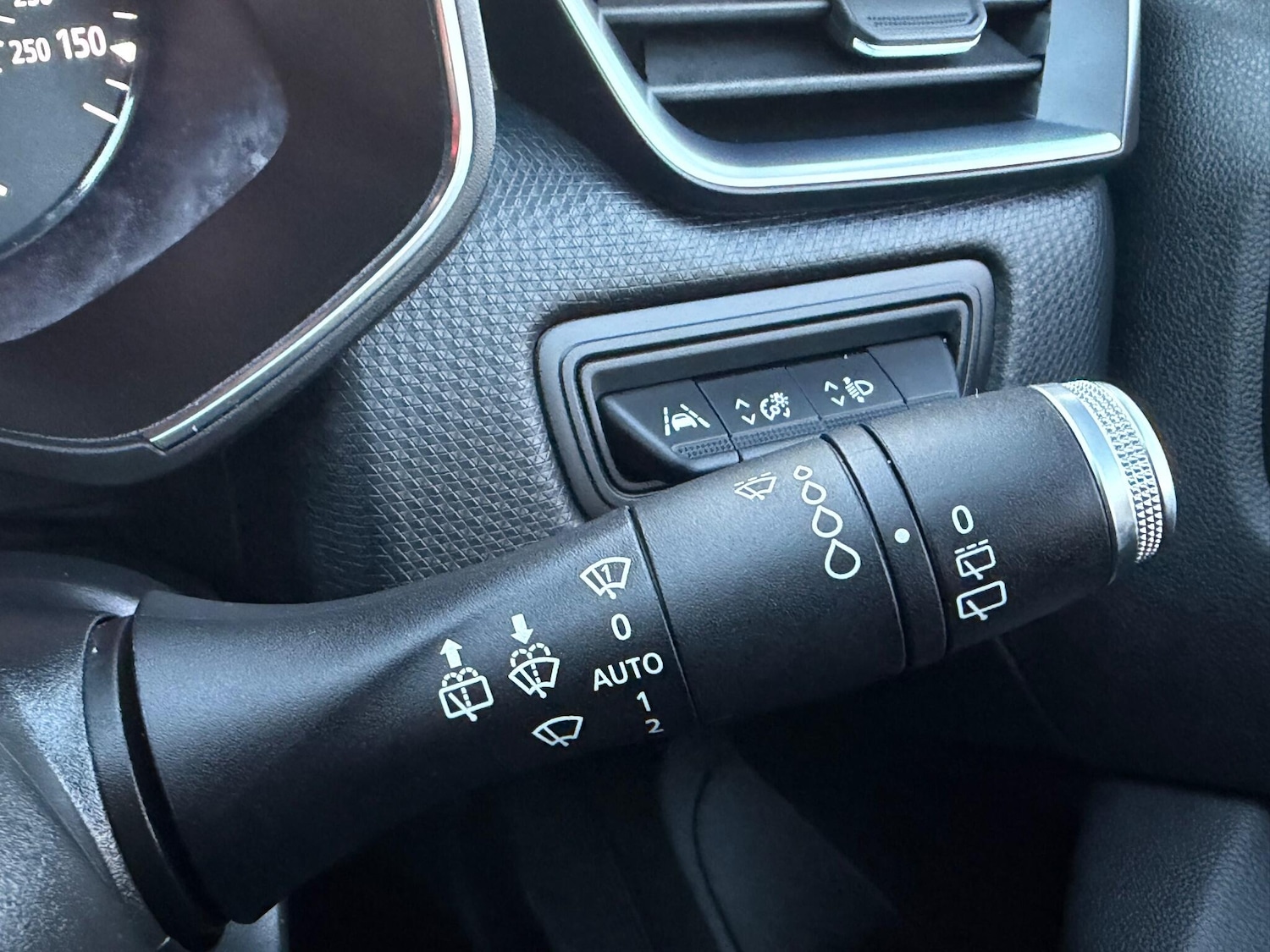 Used Renault Clio 2020 for sale - 76990542: Photo 42