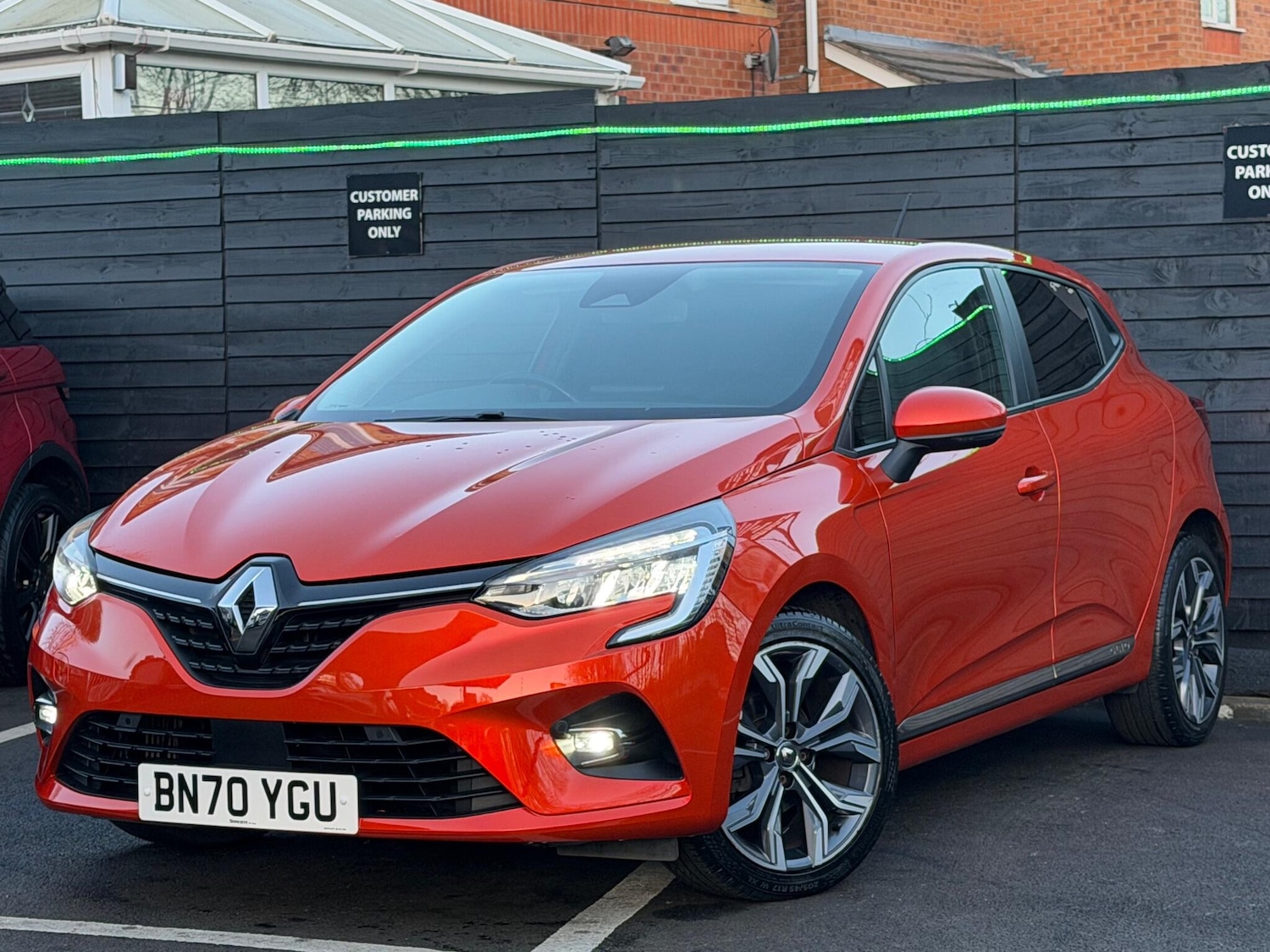 Used Renault Clio 2020 for sale - 76990542: Photo 6
