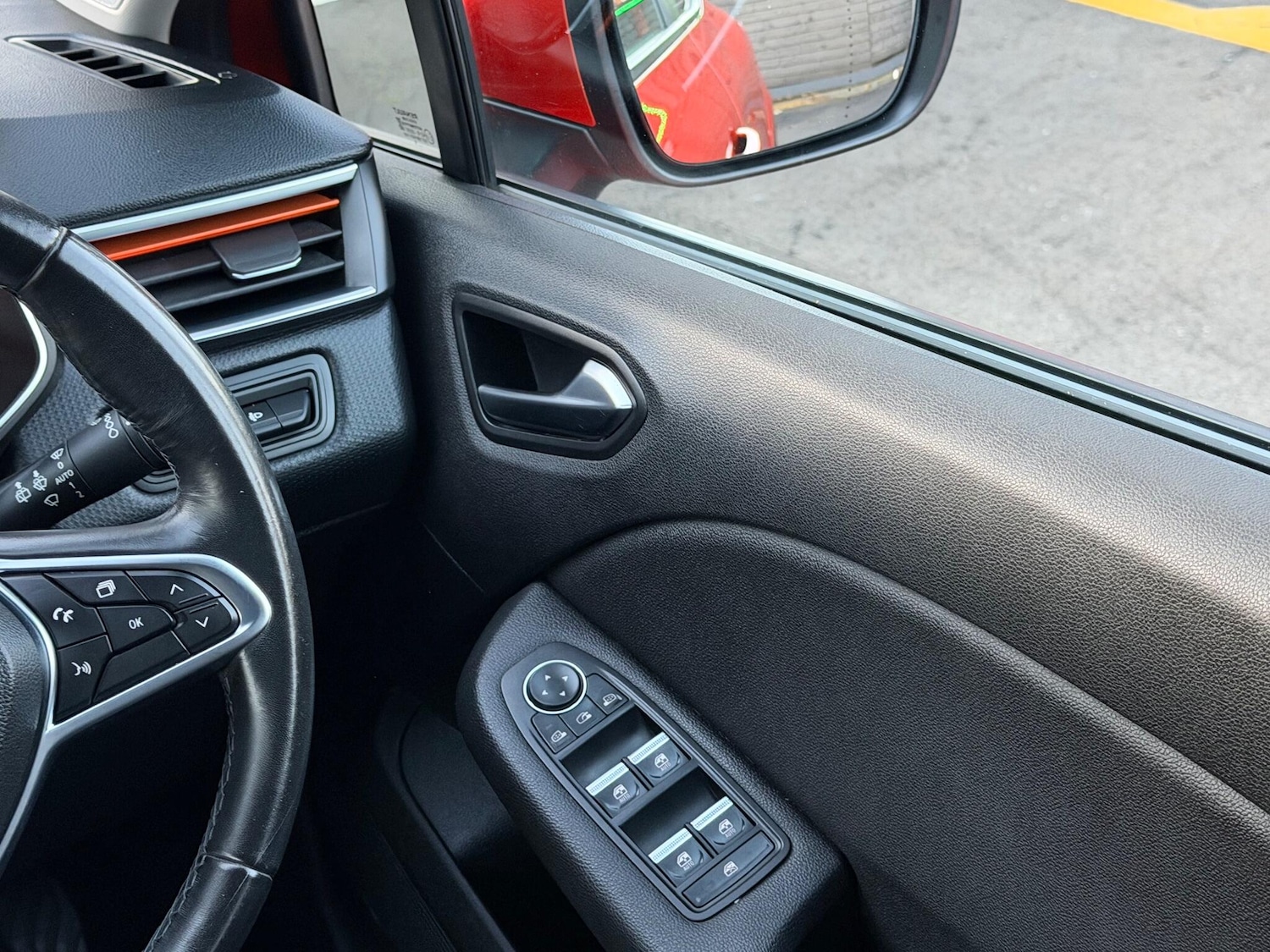 Used Renault Clio 2020 for sale - 76990542: Photo 95