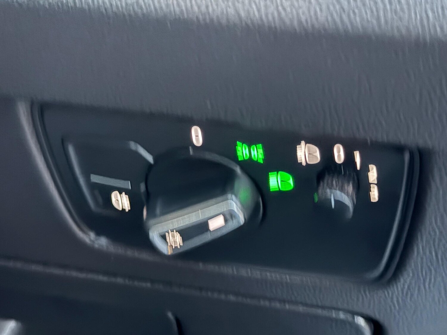 Used Volkswagen Passat 2015 for sale - 77142958: Photo 36