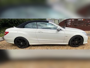 Used Mercedes-Benz E-Class 2011 for sale - 75687164: Photo