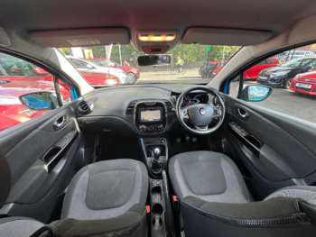 Used Renault Captur 2017 for sale - 74701117: Photo