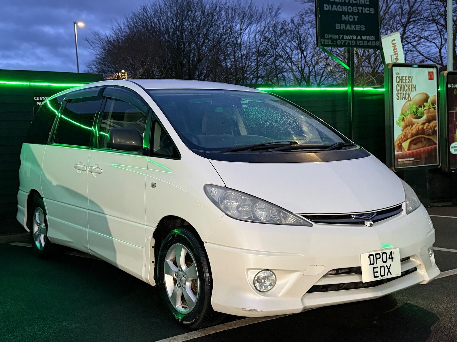 Used Toyota Estima 2017 for sale - 76771800: Photo 10