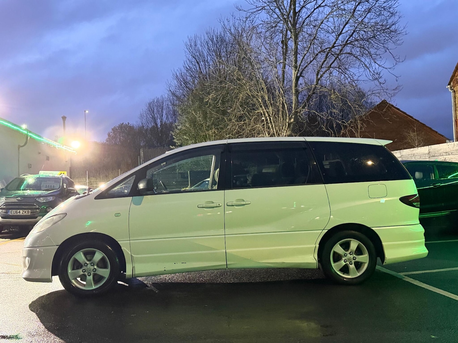 Used Toyota Estima 2017 for sale - 76771800: Photo 19