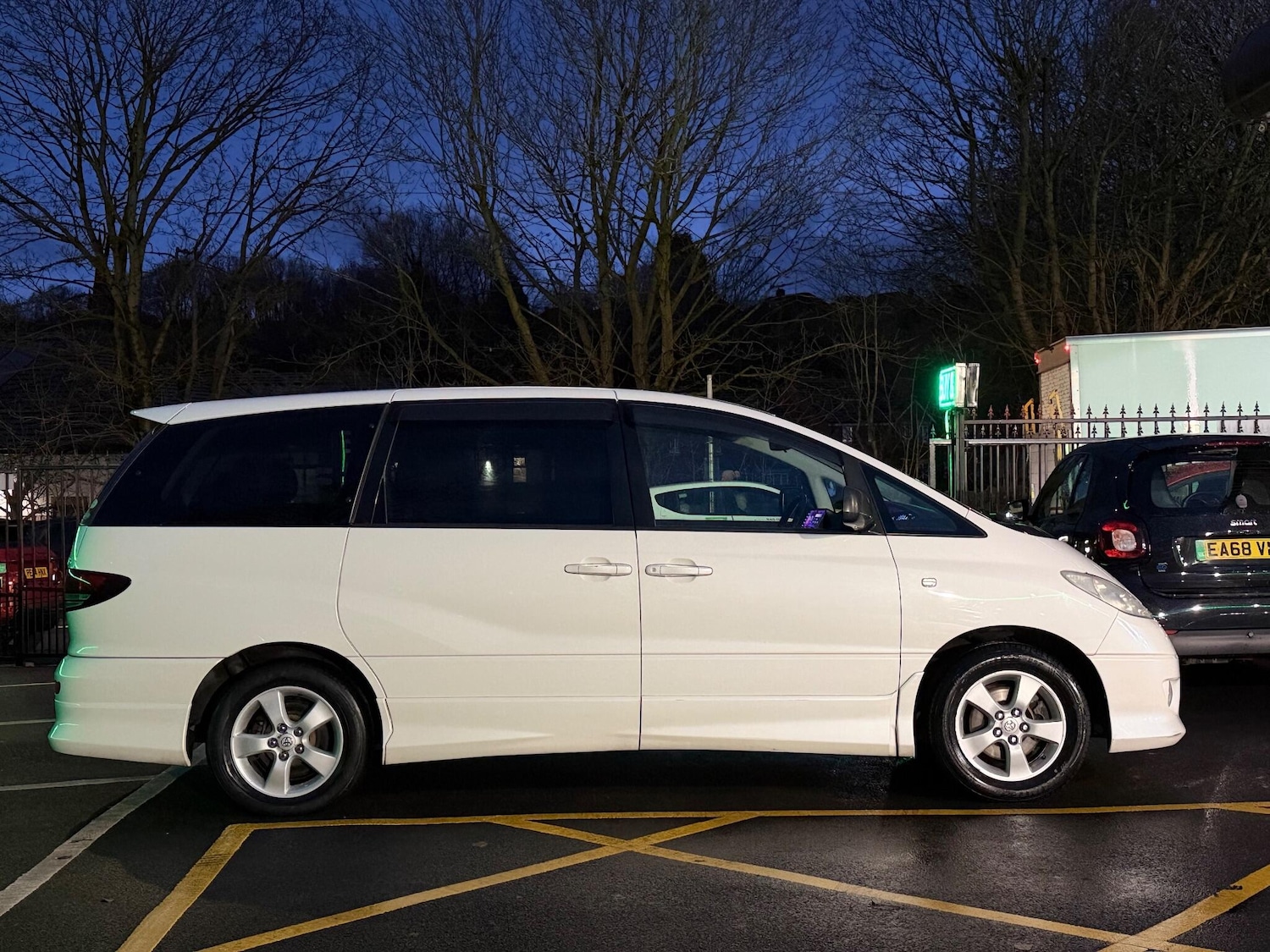 Used Toyota Estima 2017 for sale - 76771800: Photo 21