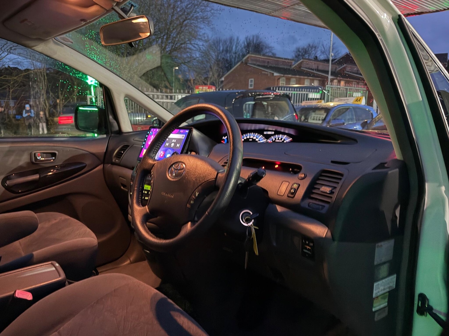 Used Toyota Estima 2017 for sale - 76771800: Photo 24