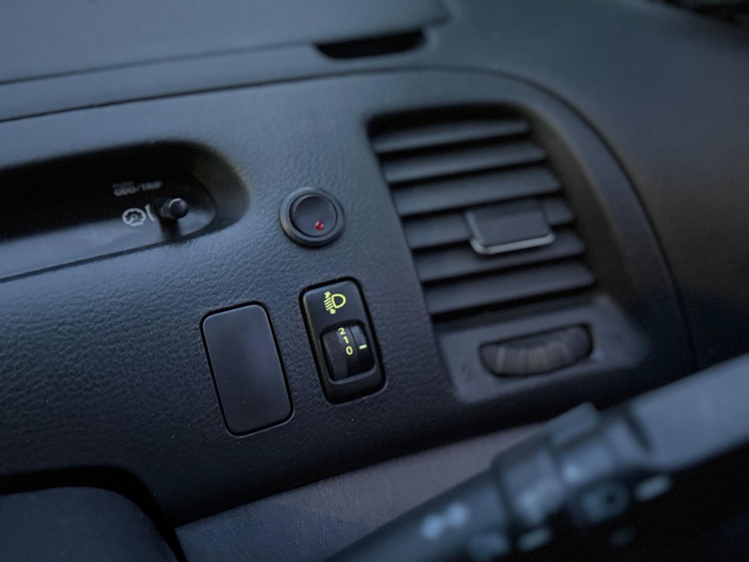 Used Toyota Estima 2017 for sale - 76771800: Photo 25