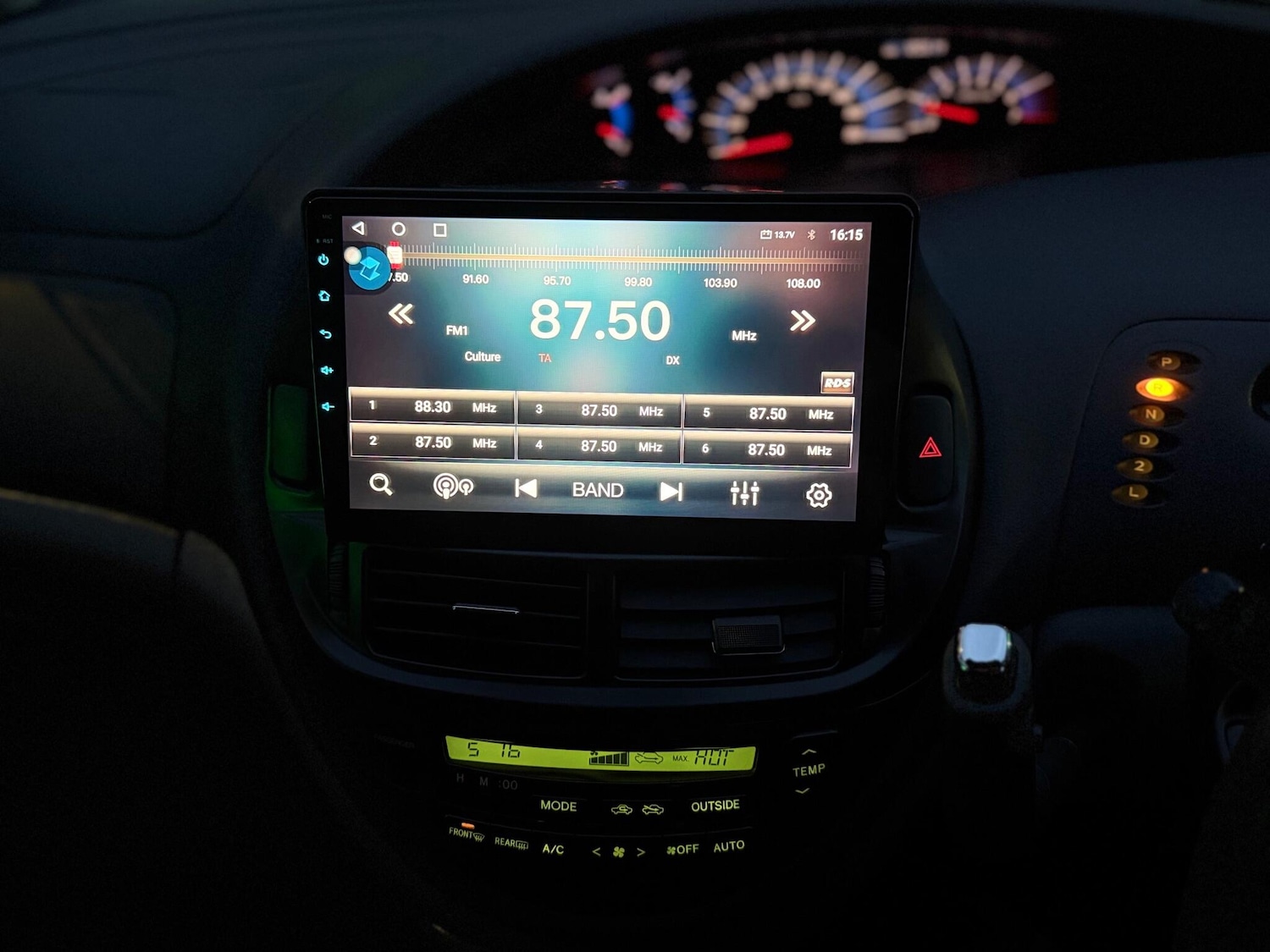 Used Toyota Estima 2017 for sale - 76771800: Photo 32