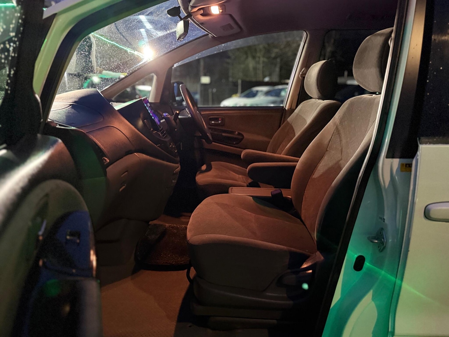 Used Toyota Estima 2017 for sale - 76771800: Photo 36