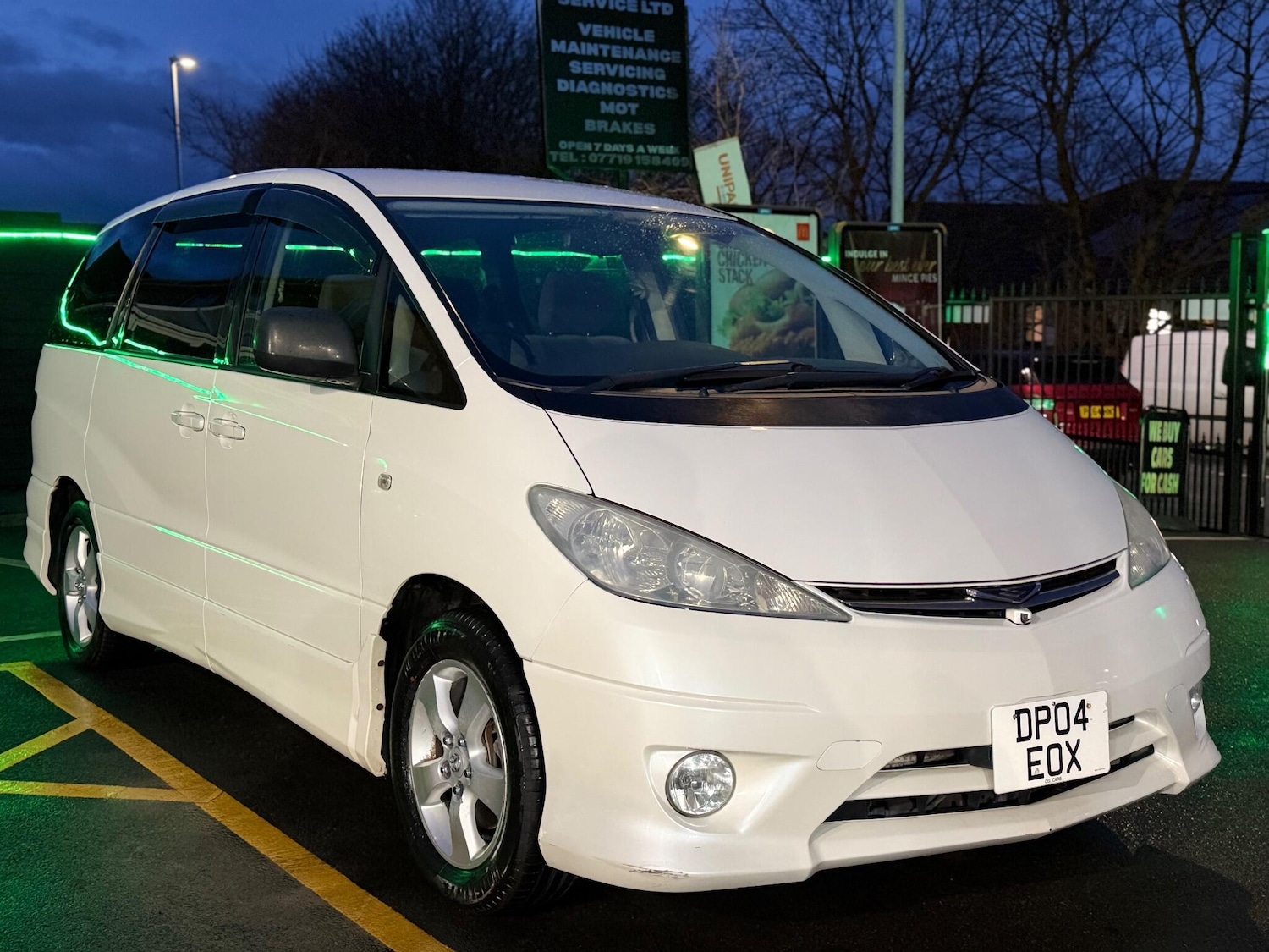 Used Toyota Estima 2017 for sale - 76771800: Photo 5