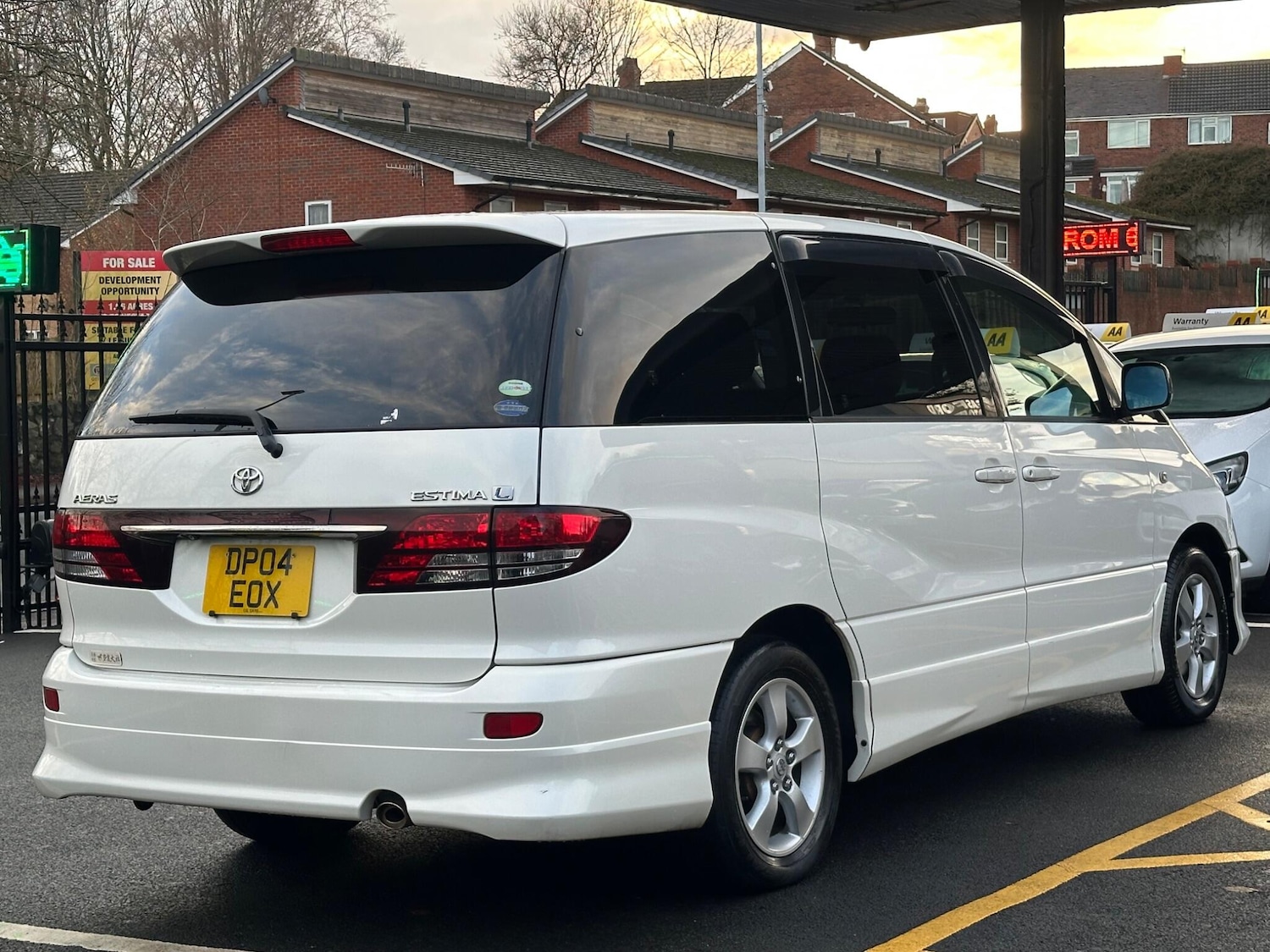 Used Toyota Estima 2017 for sale - 76771800: Photo 50