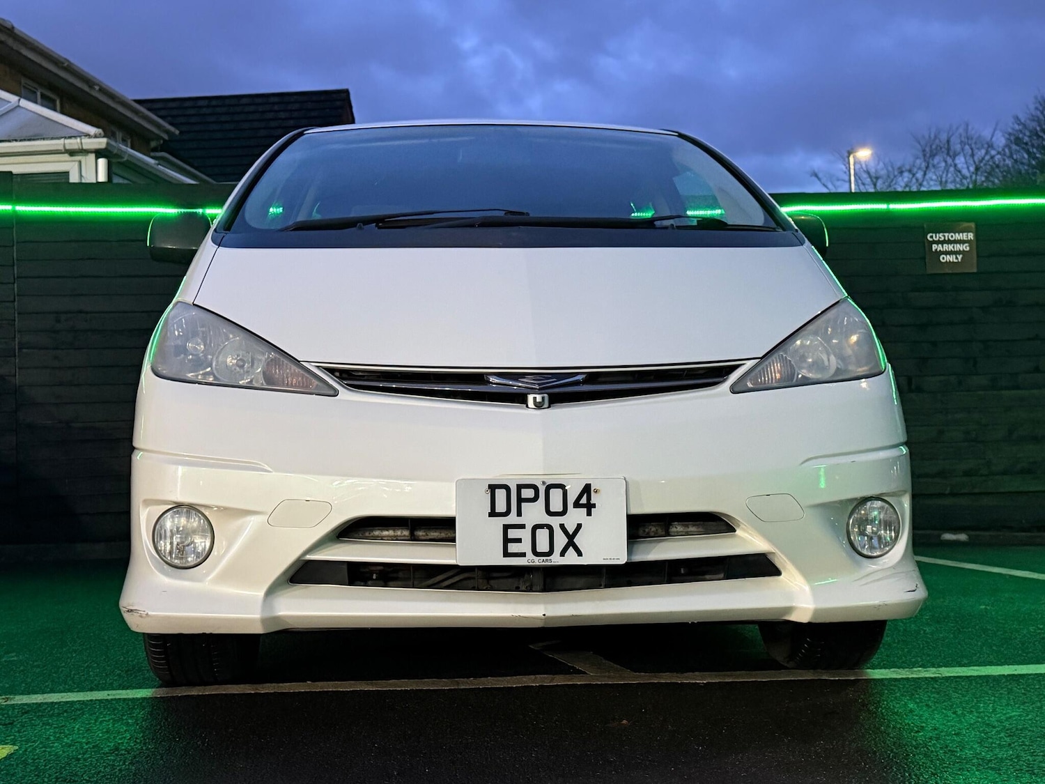 Used Toyota Estima 2017 for sale - 76771800: Photo 6