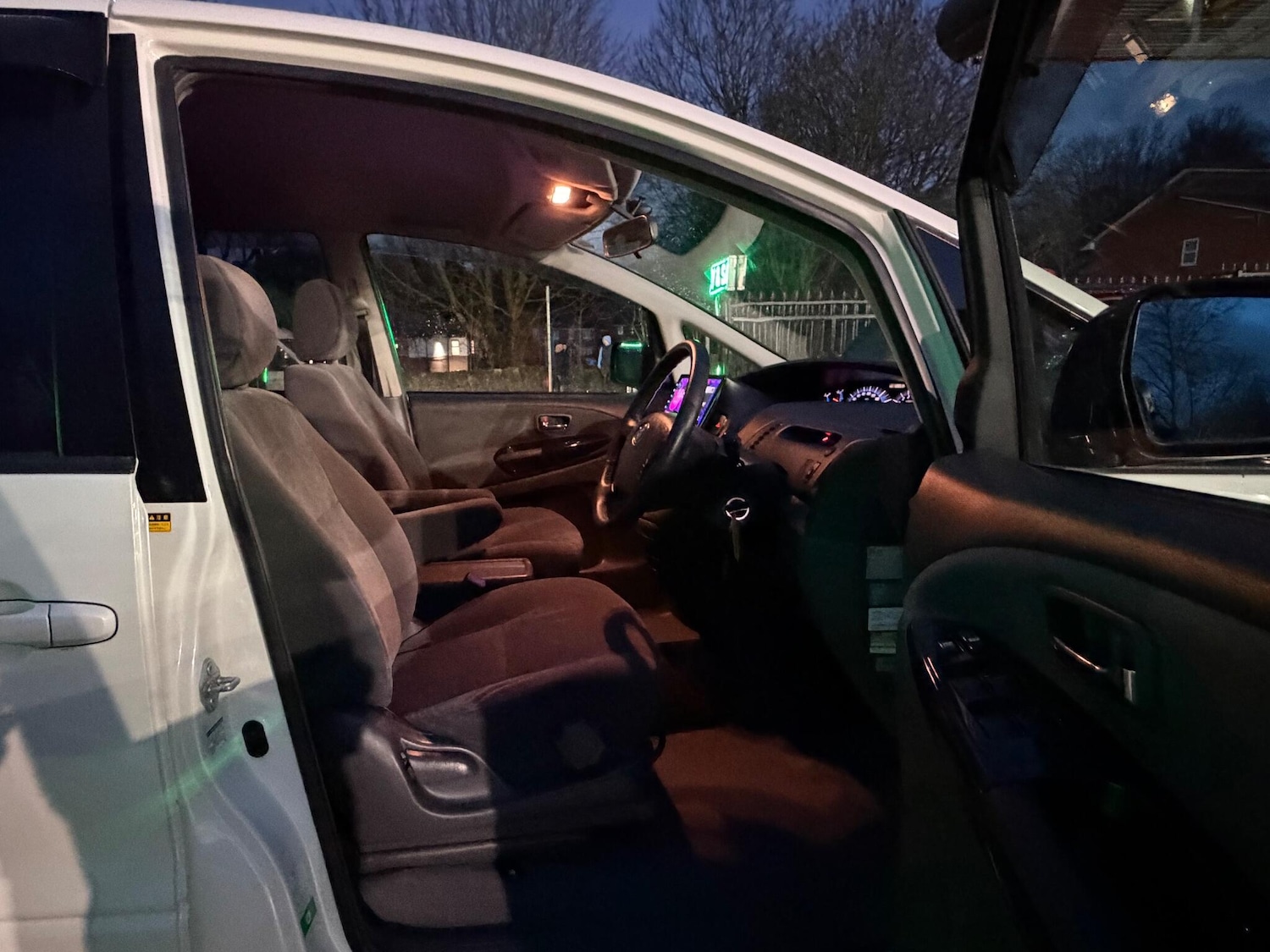 Used Toyota Estima 2017 for sale - 76771800: Photo 67