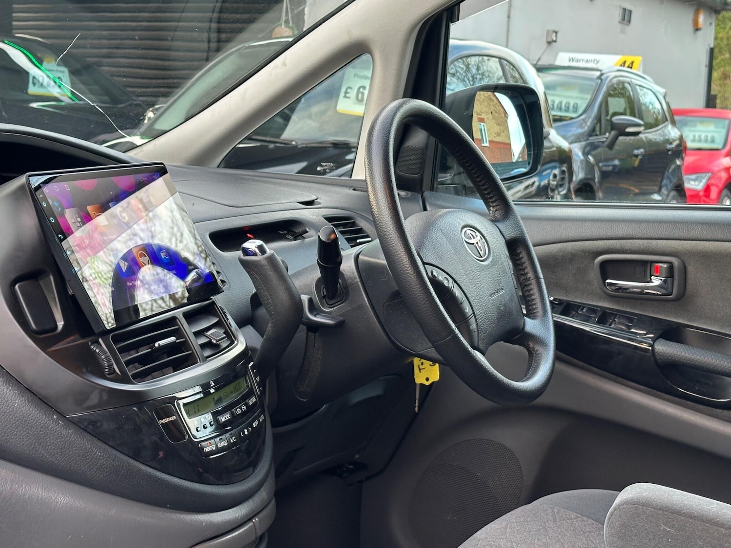 Used Toyota Estima 2017 for sale - 76771800: Photo 74