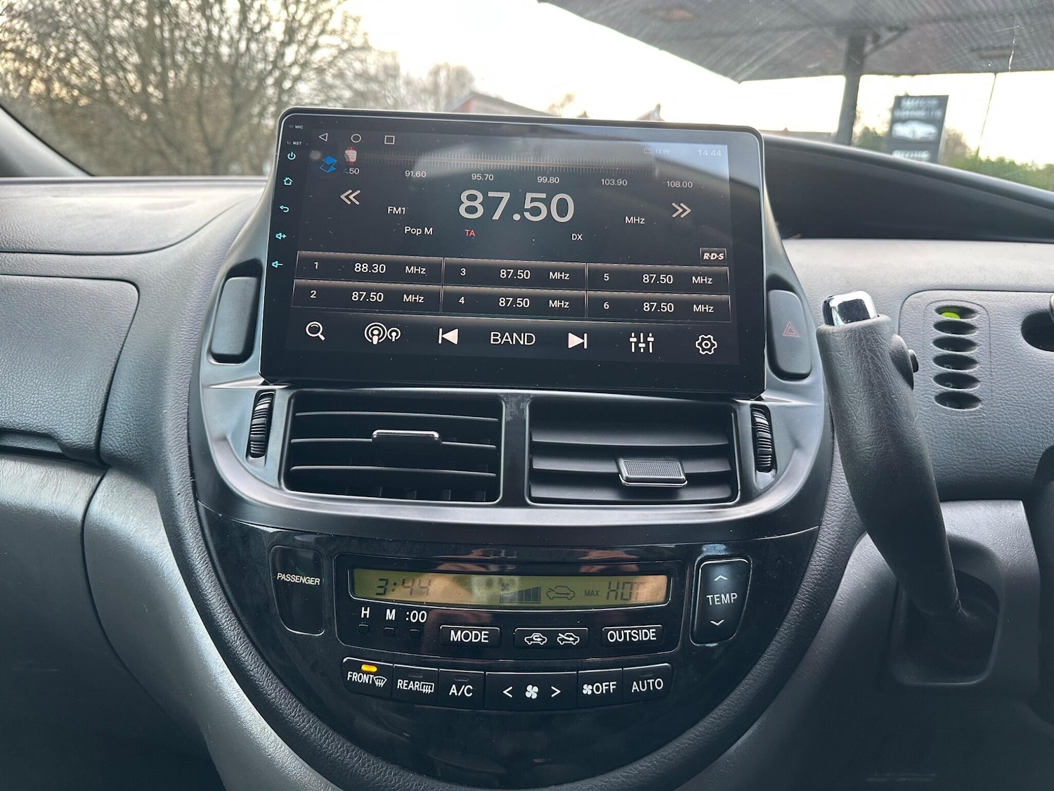 Used Toyota Estima 2017 for sale - 76771800: Photo 89