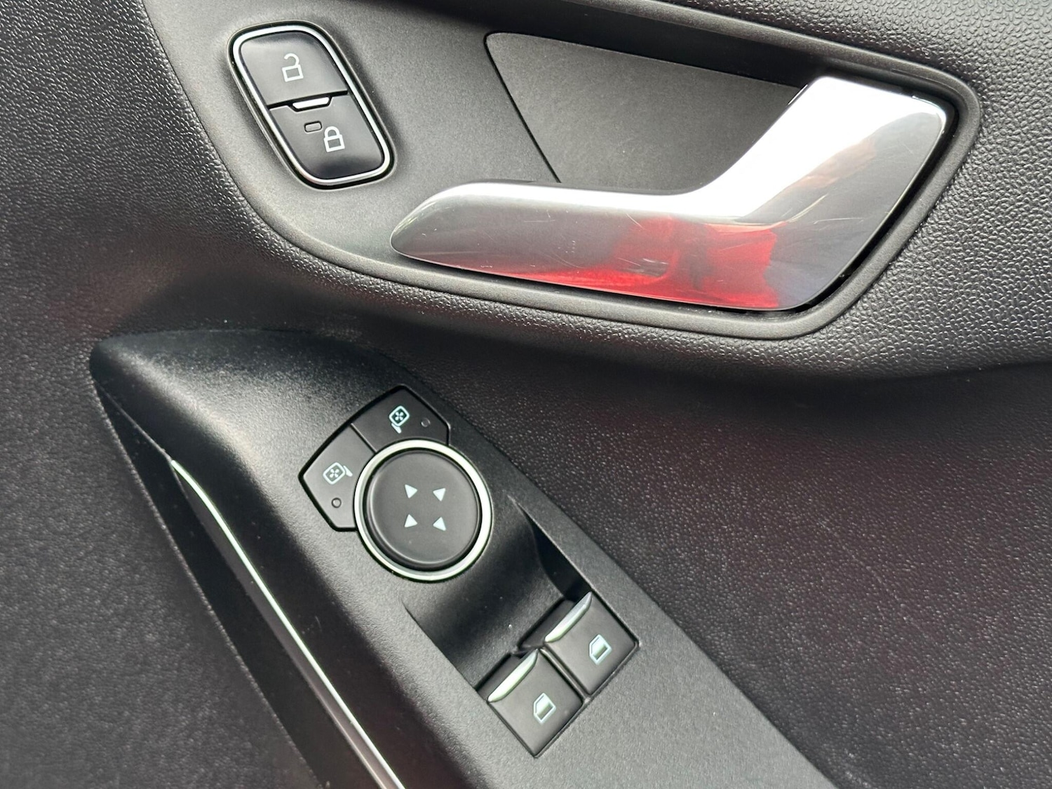 Used Ford Fiesta 2017 for sale - 76099350: Photo 44