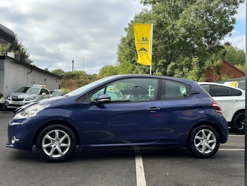 Used Peugeot 208 2013 for sale - 75601179: Photo
