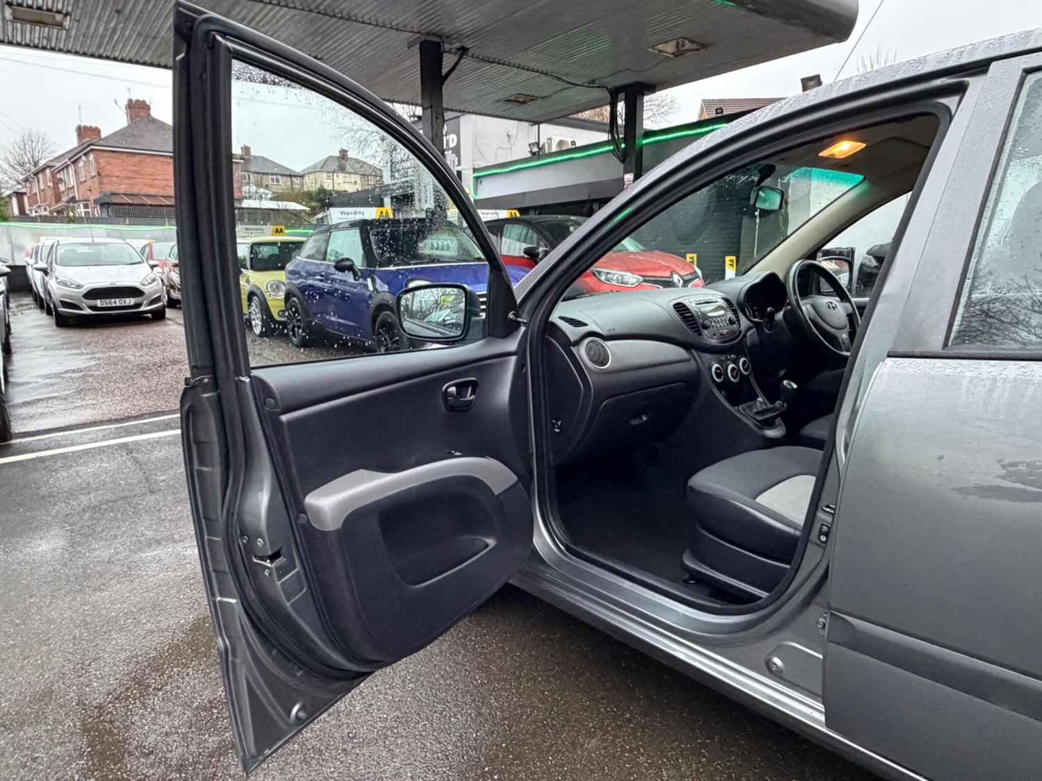 Used Hyundai i10 2010 for sale - 77510437: Photo 15