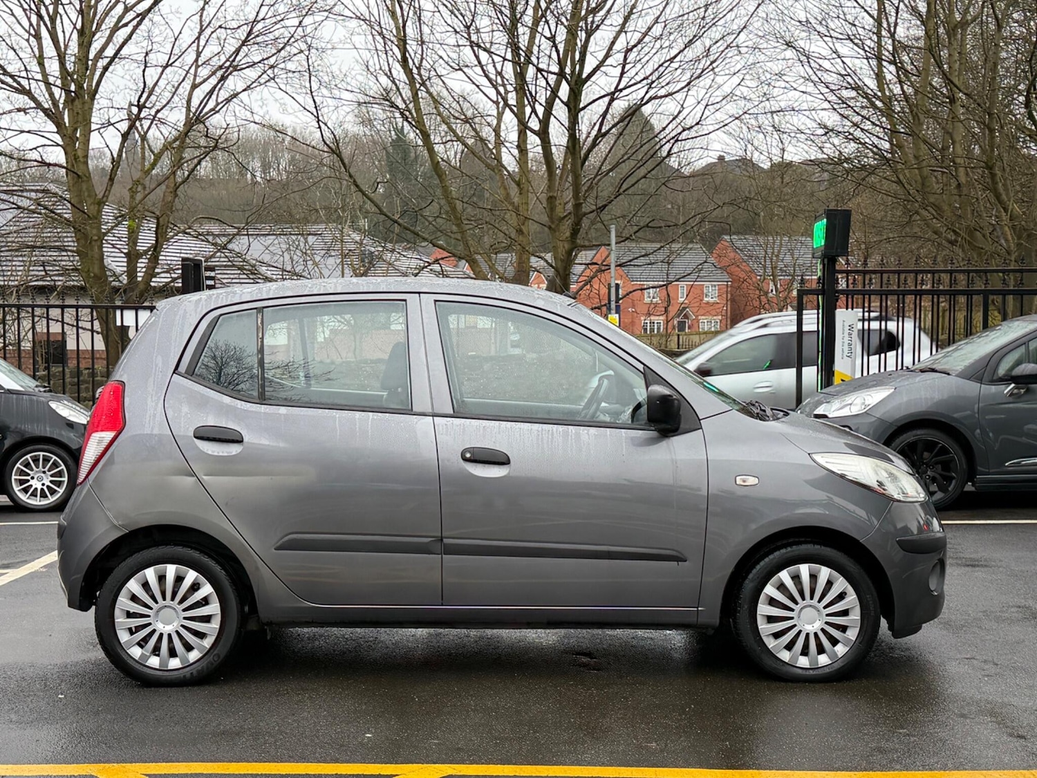 Used Hyundai i10 2010 for sale - 77510437: Photo 2