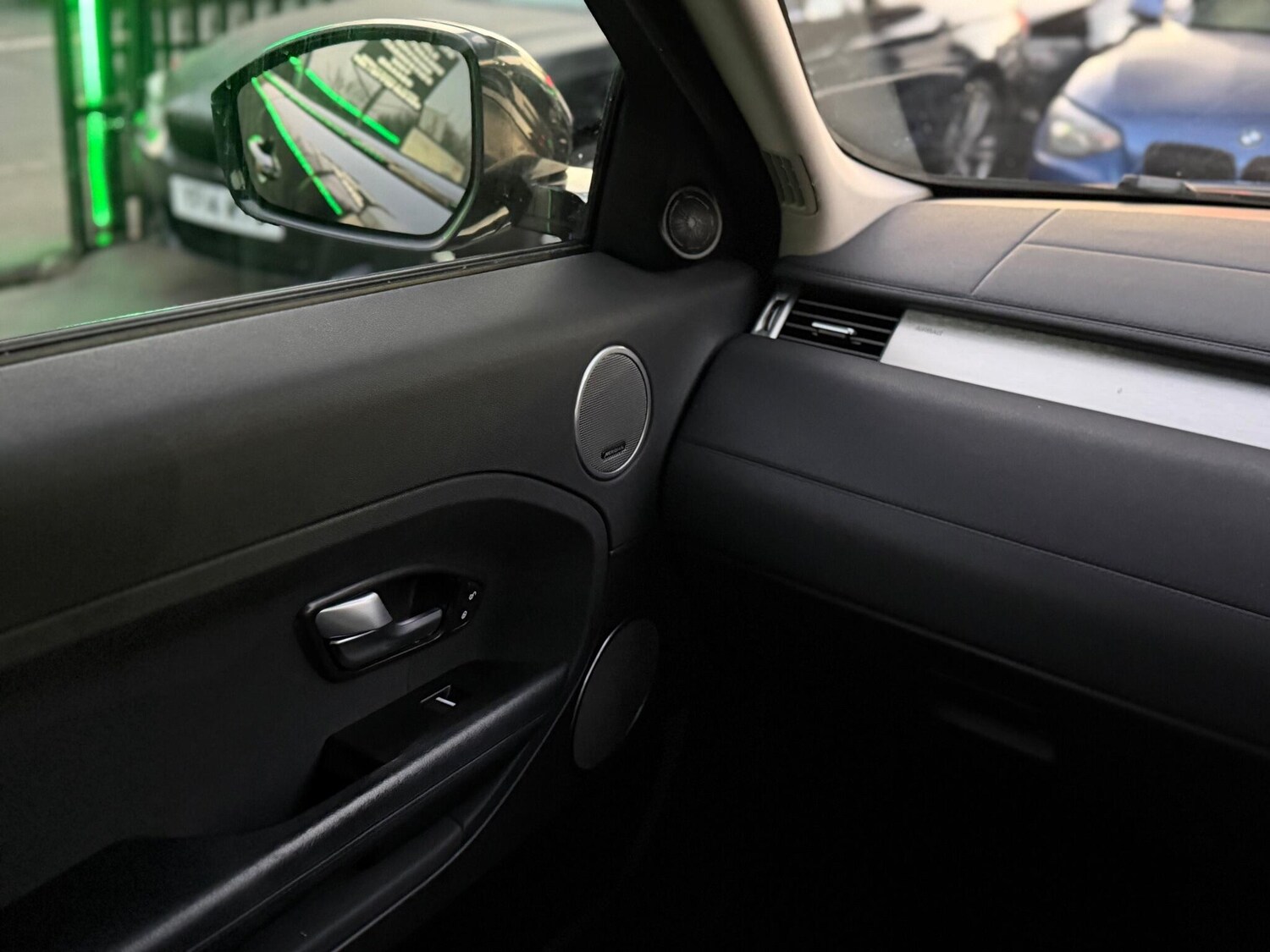 Used Land Rover Range Rover Evoque 2015 for sale - 76942538: Photo 56