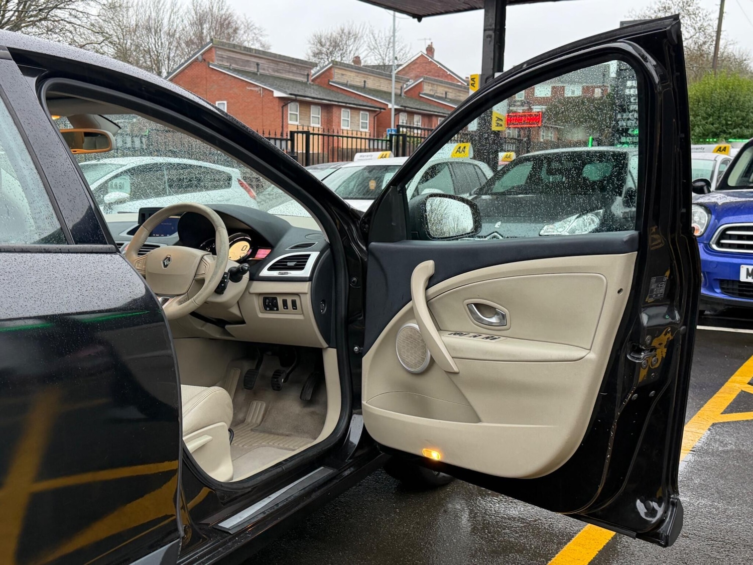 Used Renault Megane 2010 for sale - 77344303: Photo 14