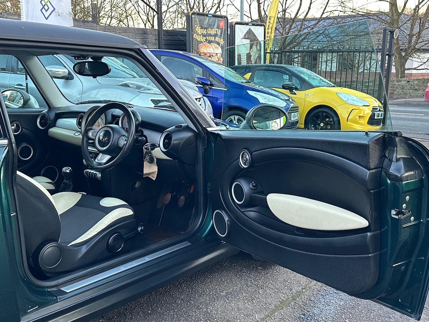 Used MINI Hatch 2009 for sale - 76913771: Photo 12