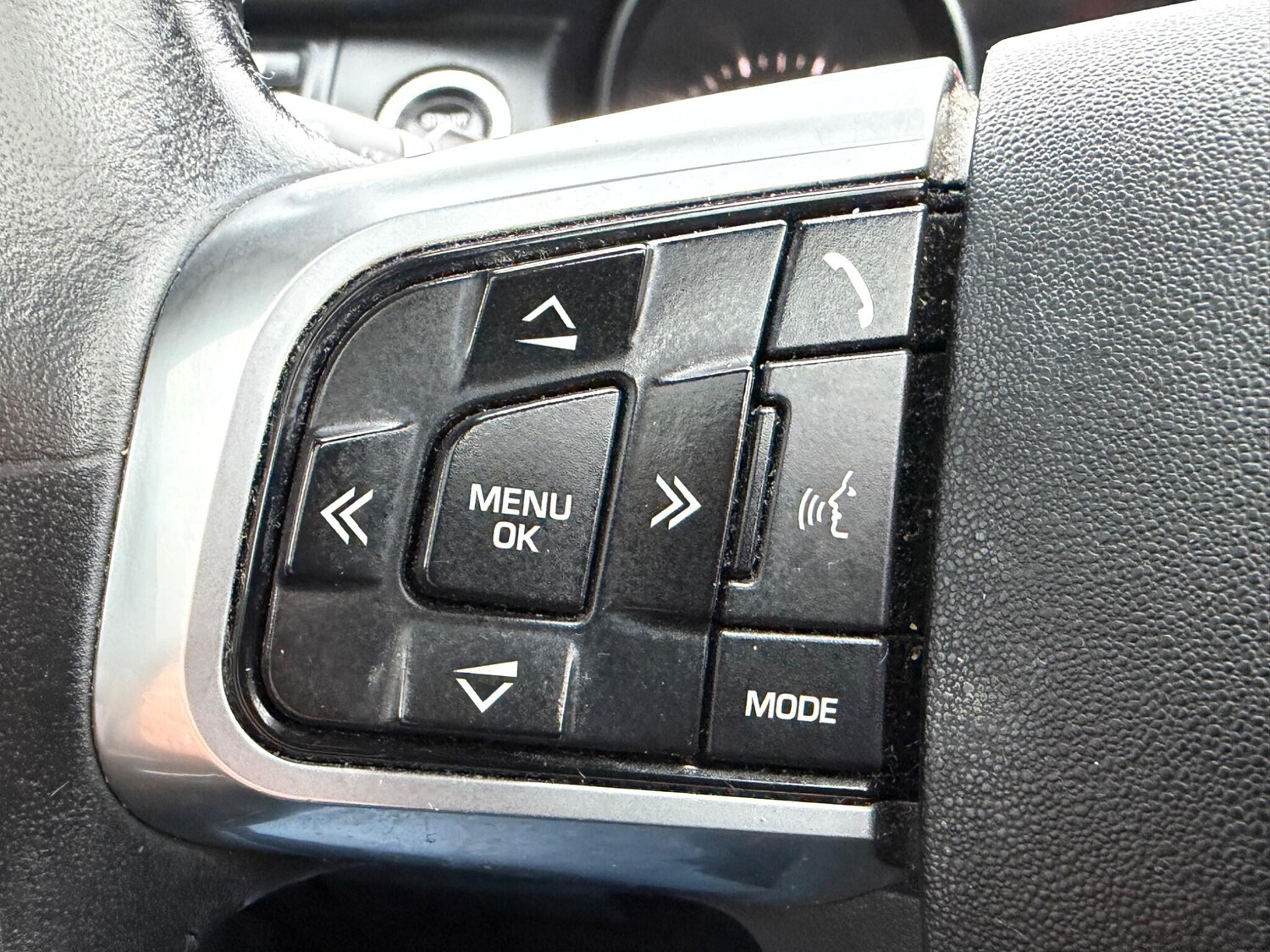 Used Land Rover Discovery Sport 2017 for sale - 77396667: Photo 80