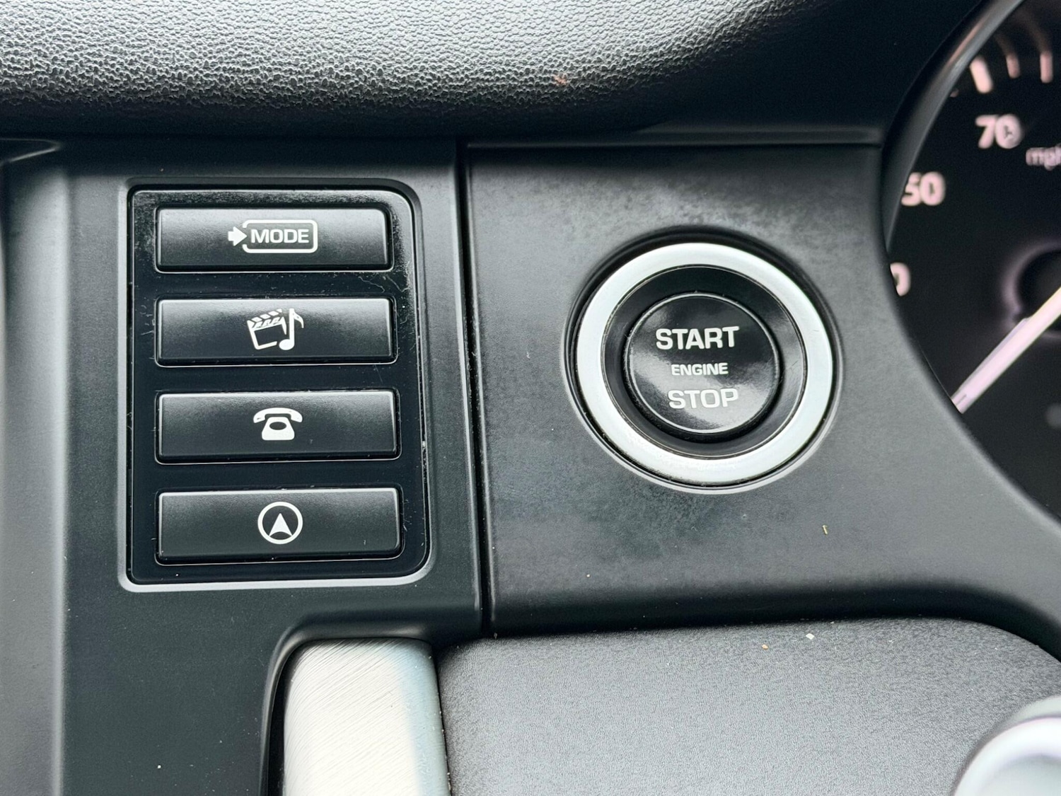 Used Land Rover Discovery Sport 2017 for sale - 77396667: Photo 86