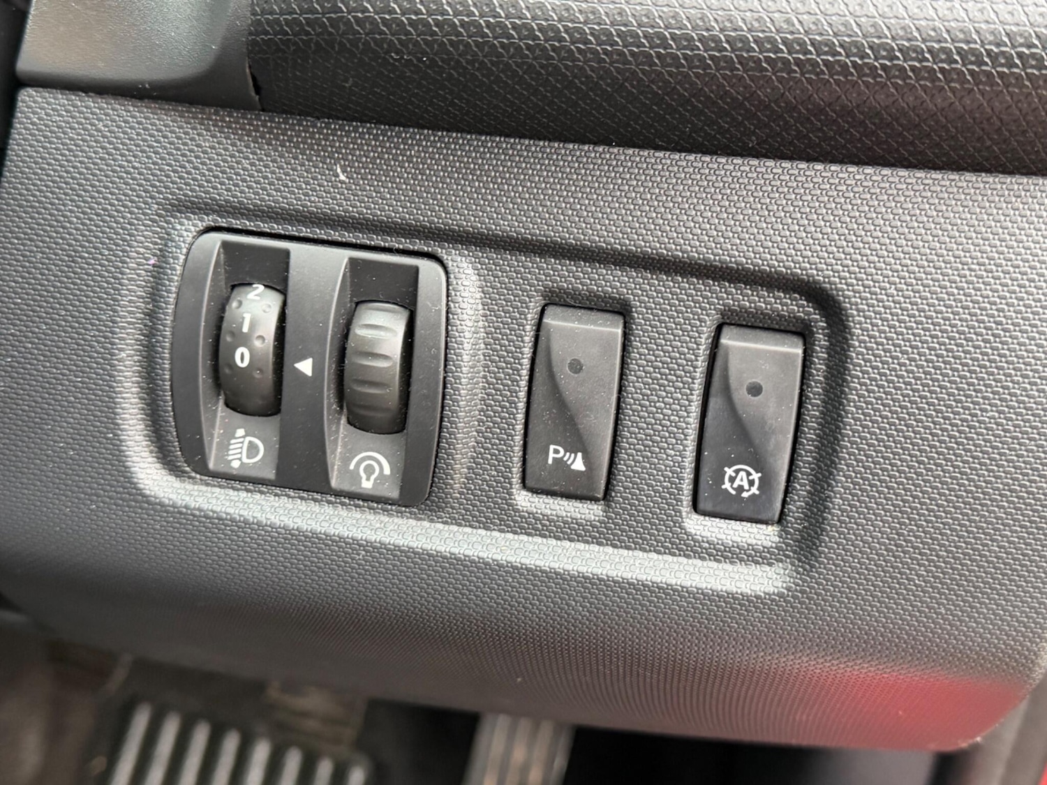 Used Renault Clio 2014 for sale - 77091749: Photo 23