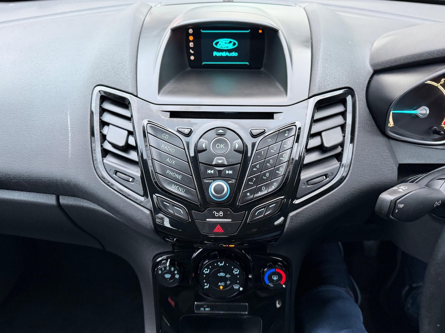 Used Ford Fiesta 2015 for sale - 77202897: Photo 39