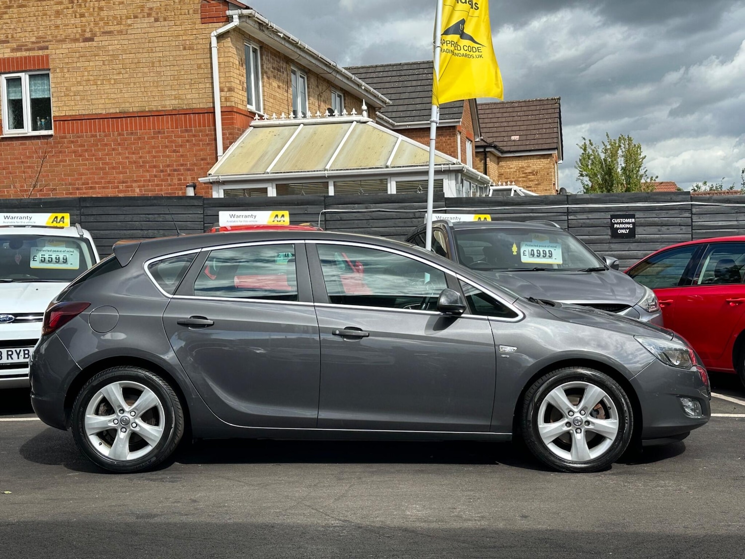 Used Vauxhall Astra 2012 for sale - 76989489: Photo 3
