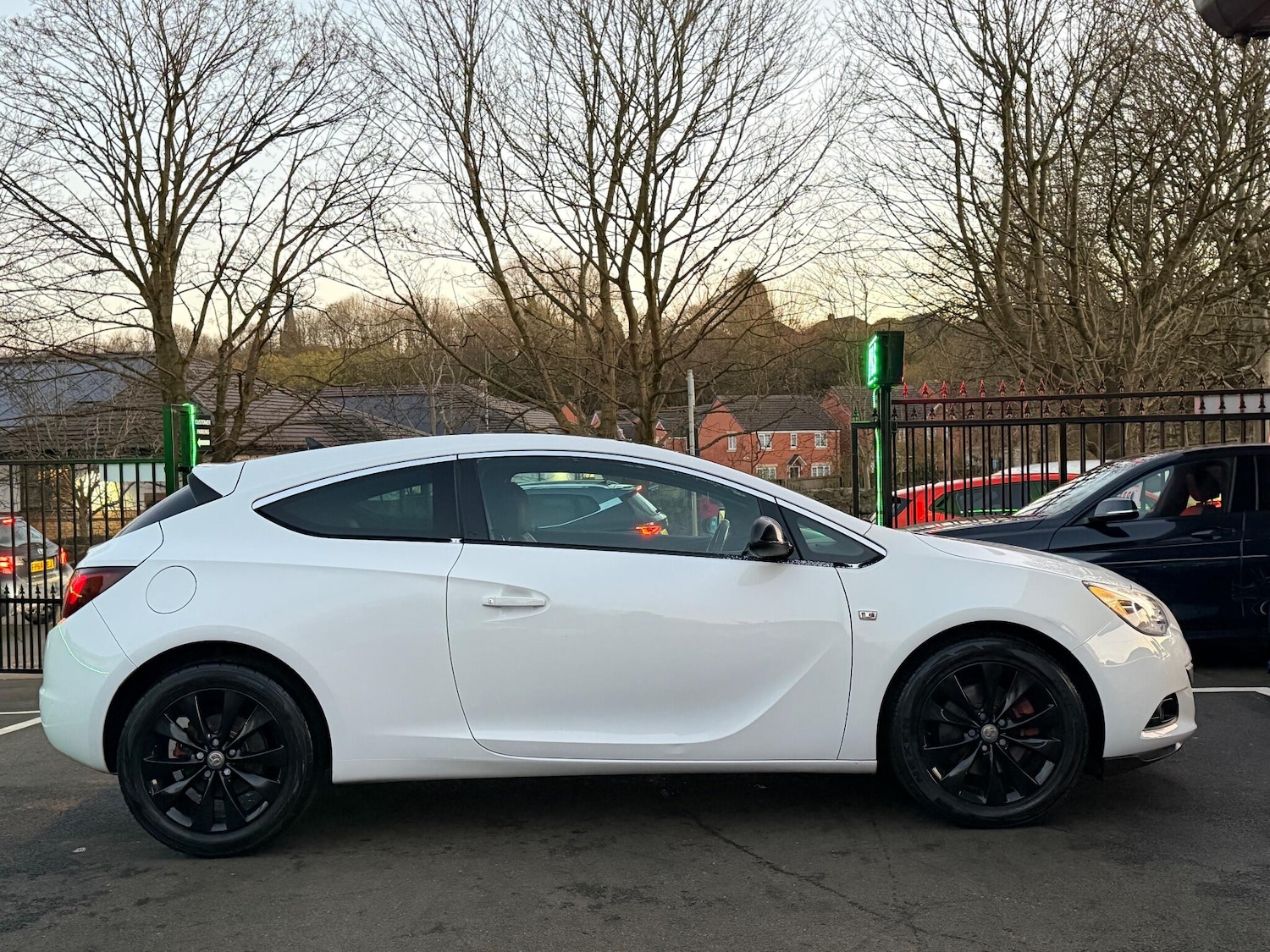 Used Vauxhall Astra GTC 2016 for sale - 76645734: Photo 2