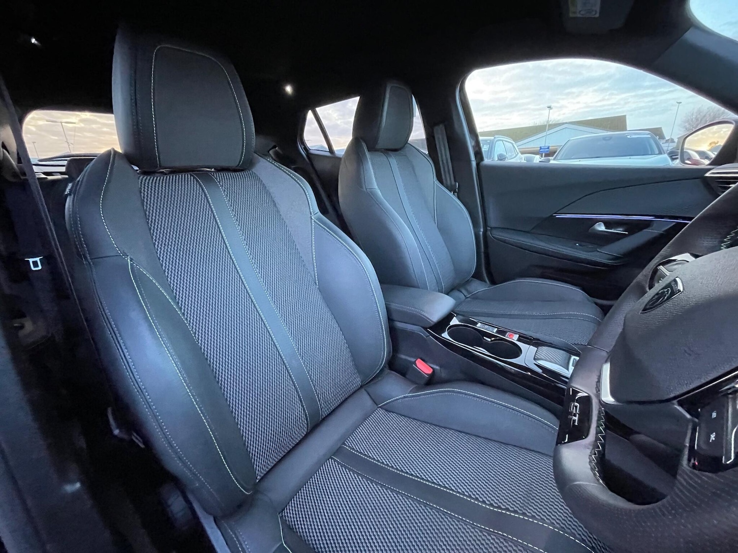 Used Peugeot 2008 2025 for sale - 76926549: Photo 36