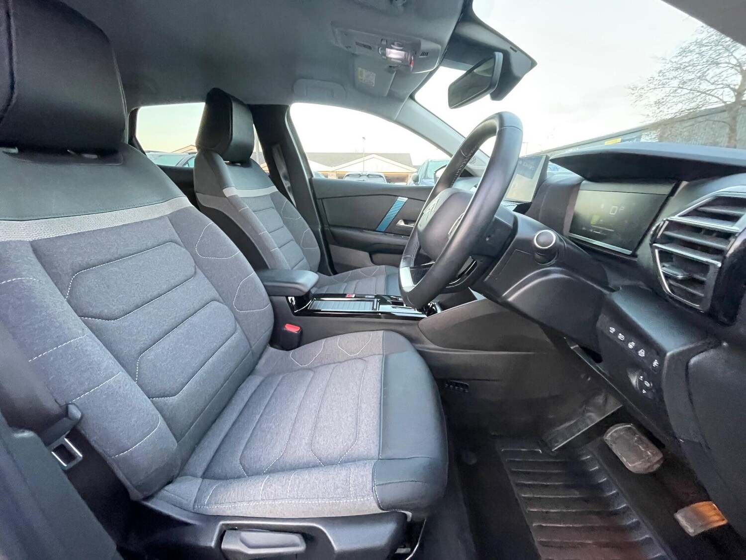 Used Citroen e-C4 2023 for sale - 76700988: Photo 35