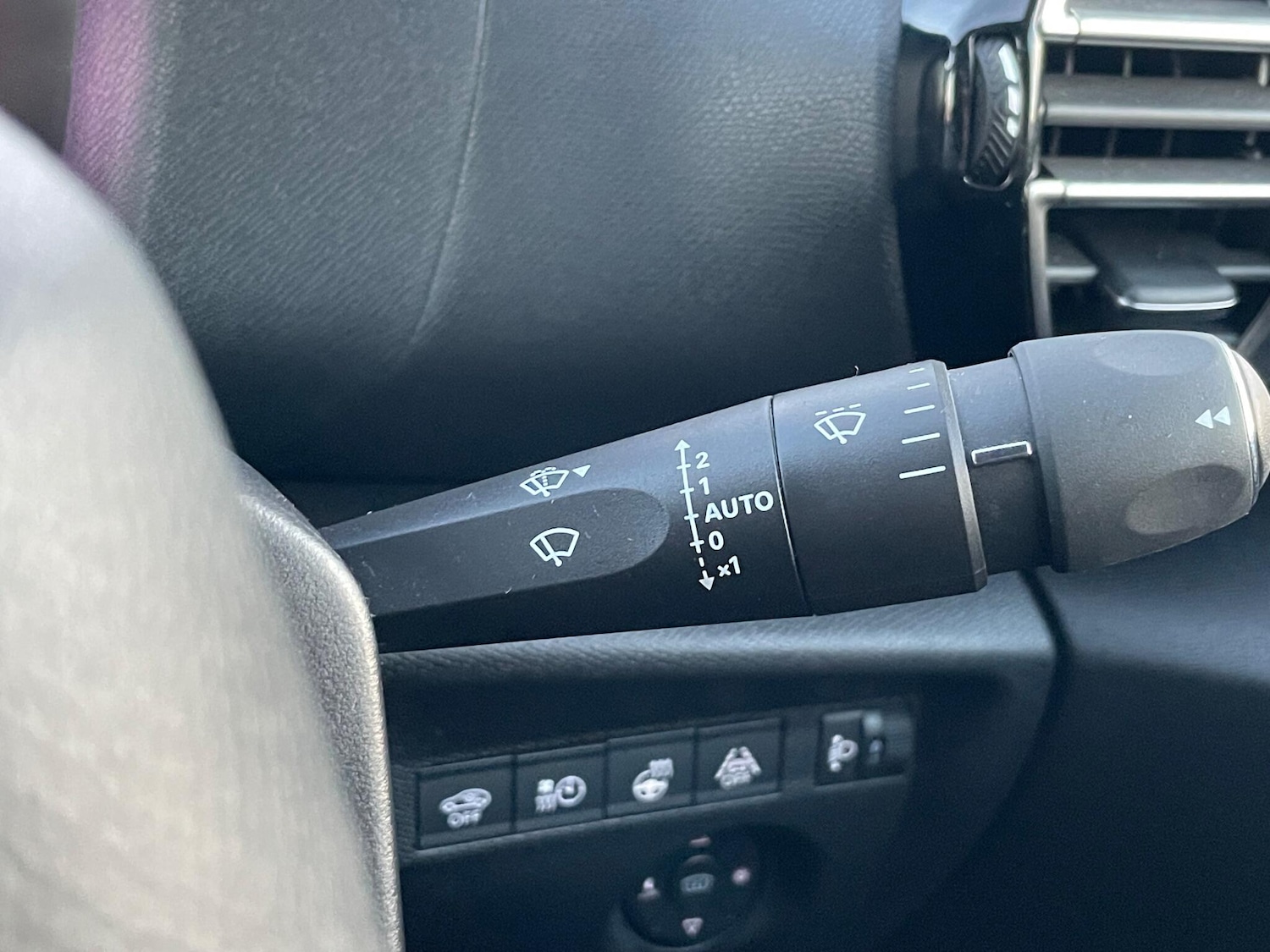 Used Citroen e-C4 2023 for sale - 76700988: Photo 41