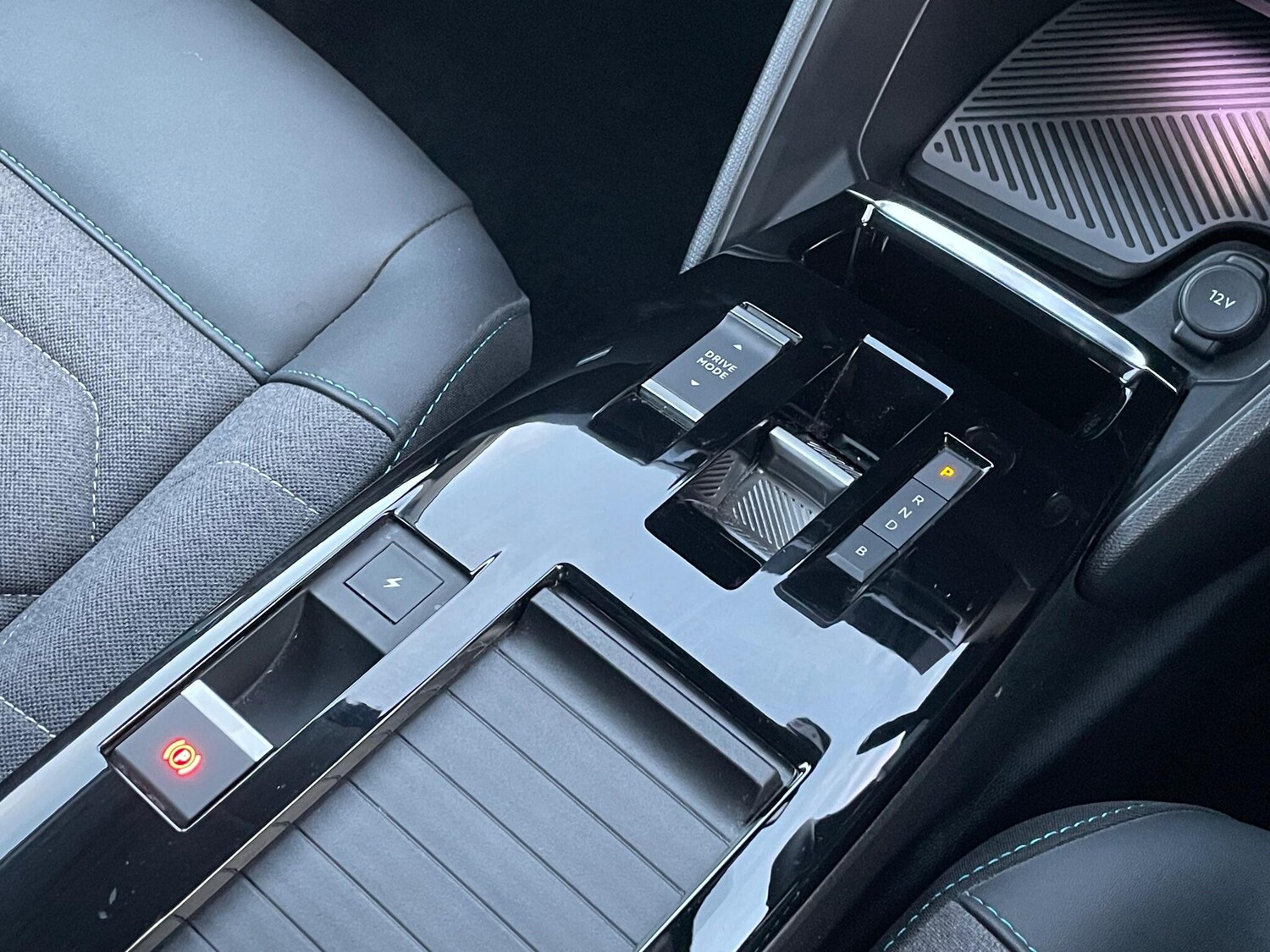 Used Citroen e-C4 2023 for sale - 76700988: Photo 50