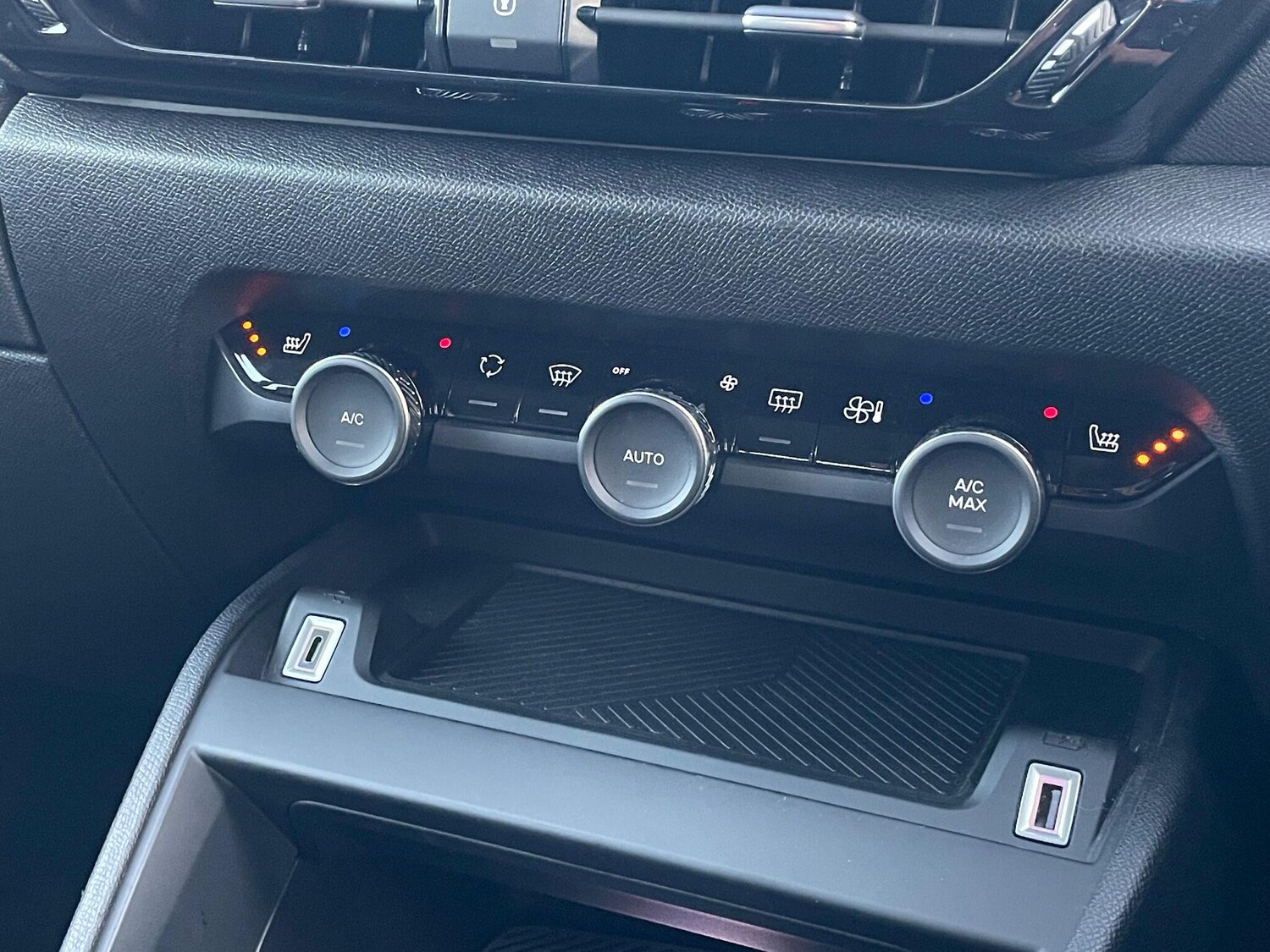 Used Citroen e-C4 2023 for sale - 76700988: Photo 51