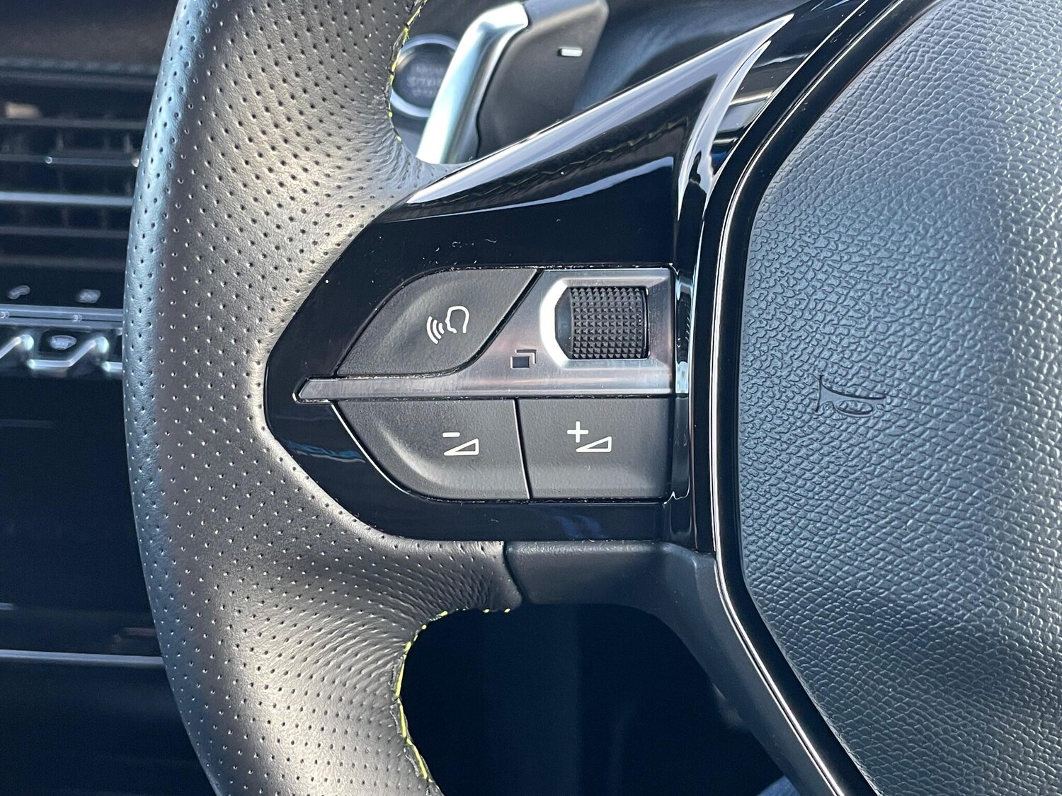 Used Peugeot 2008 2022 for sale - 76898596: Photo 41