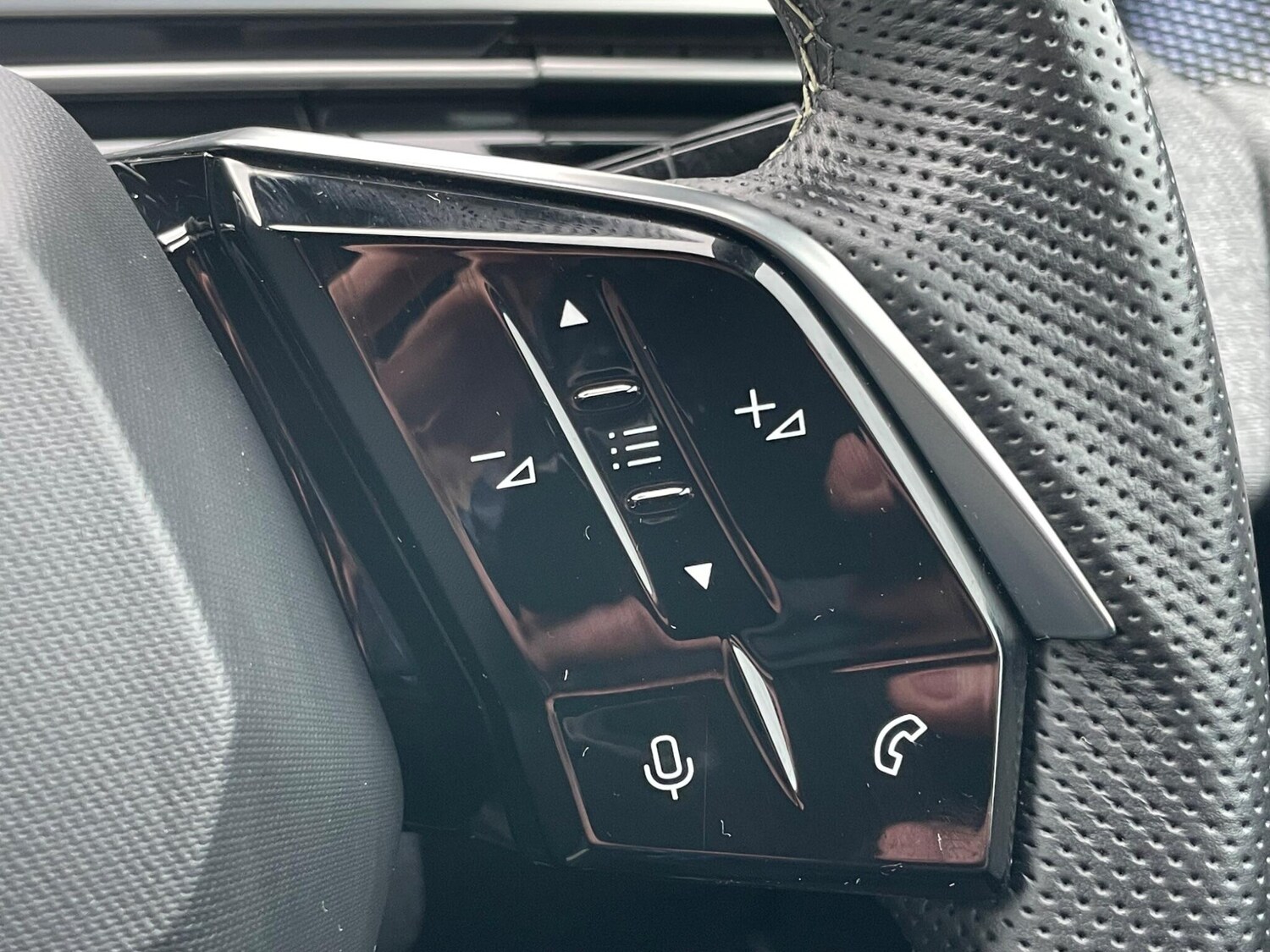 Used Peugeot E-3008 2024 for sale - 76913334: Photo 39