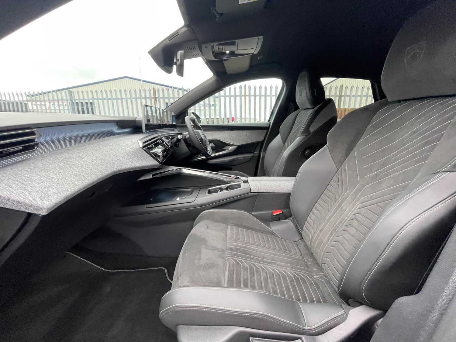 Used Peugeot E-3008 2024 for sale - 76913334: Photo 51