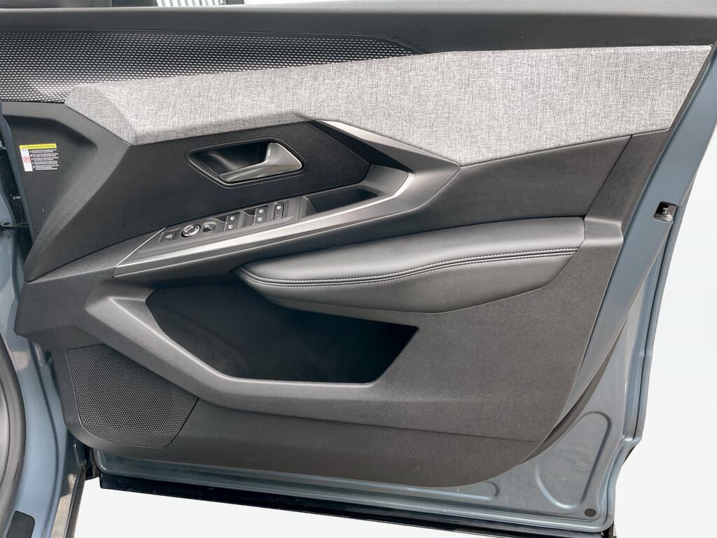 Used Peugeot E-3008 2024 for sale - 76913334: Photo 7