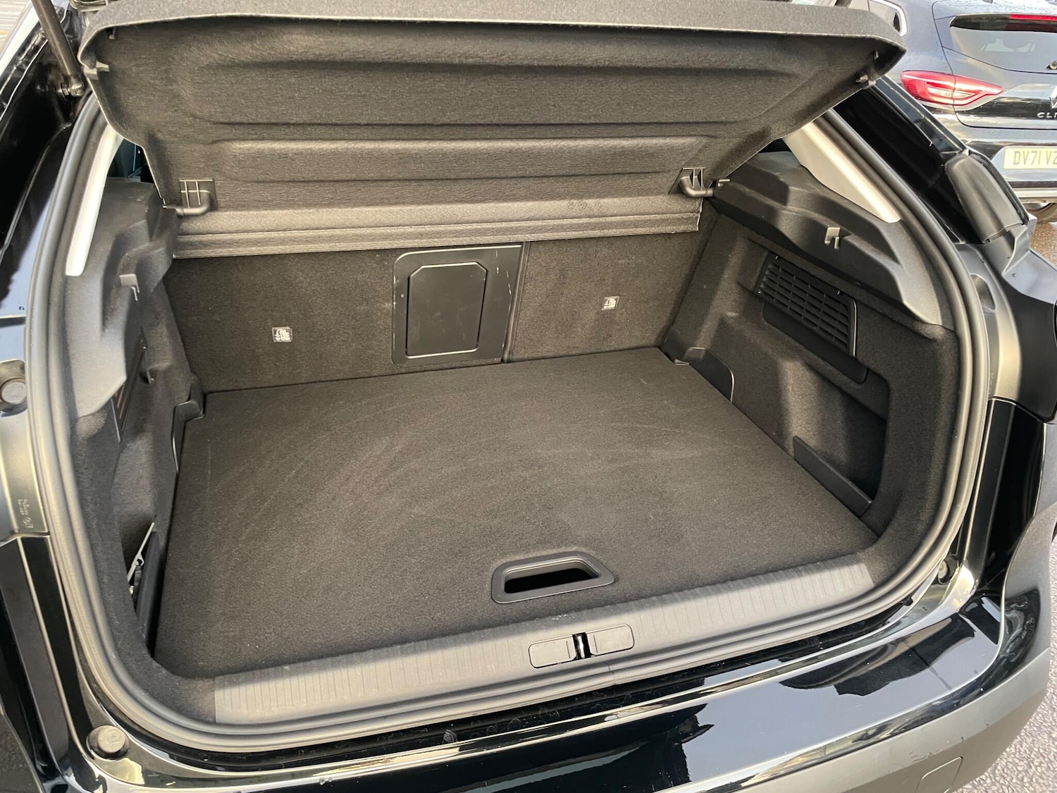 Used Citroen e-C4 2023 for sale - 76752538: Photo 32