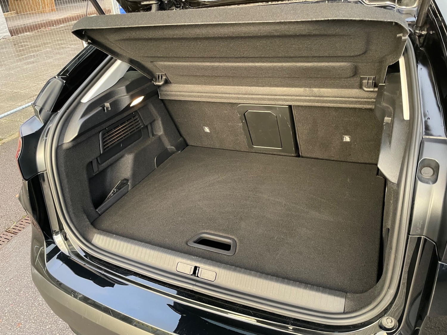 Used Citroen e-C4 2023 for sale - 76752538: Photo 33